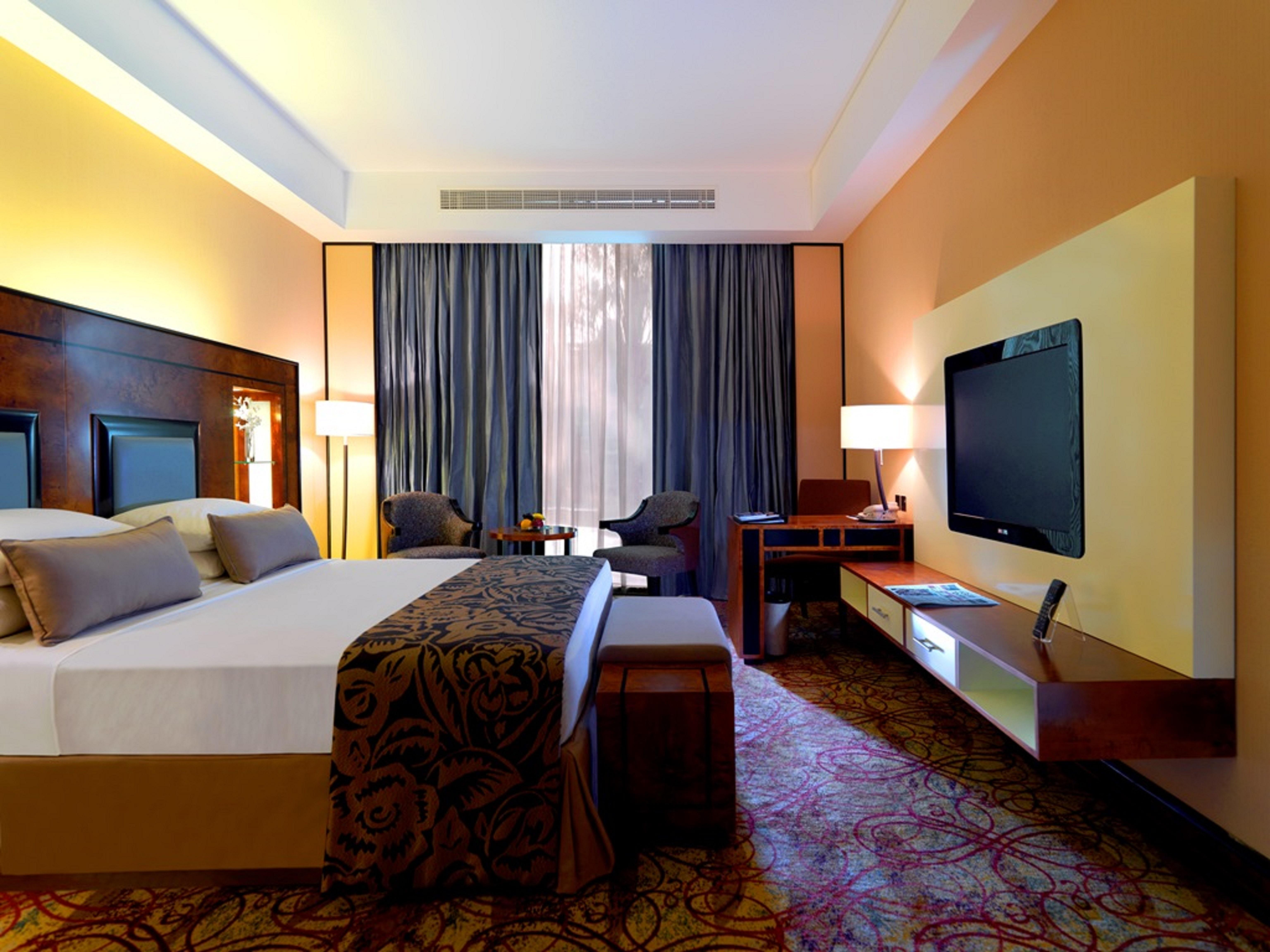 Millennium Airport Отель 4*