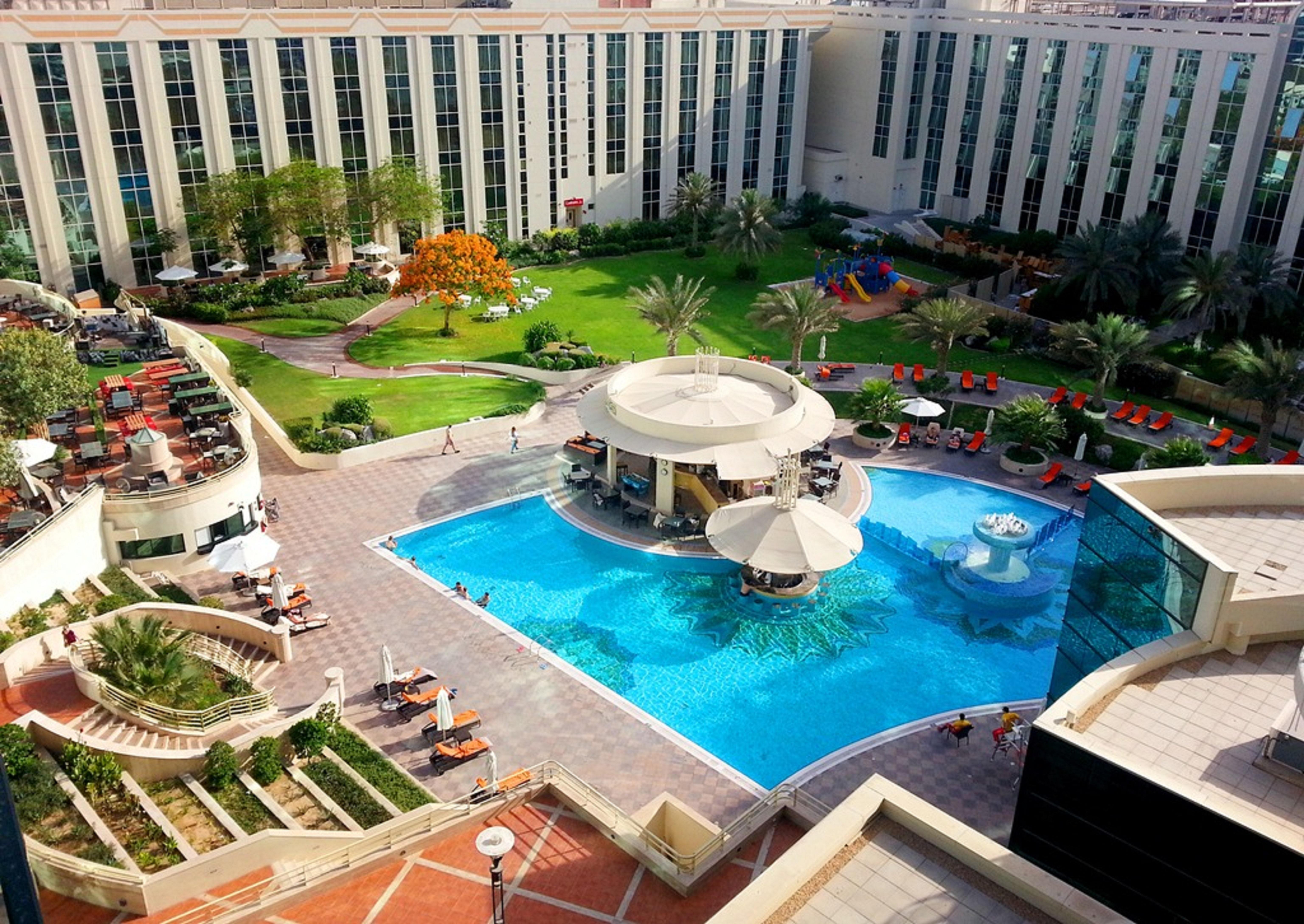 Готель Millennium Airport 4*