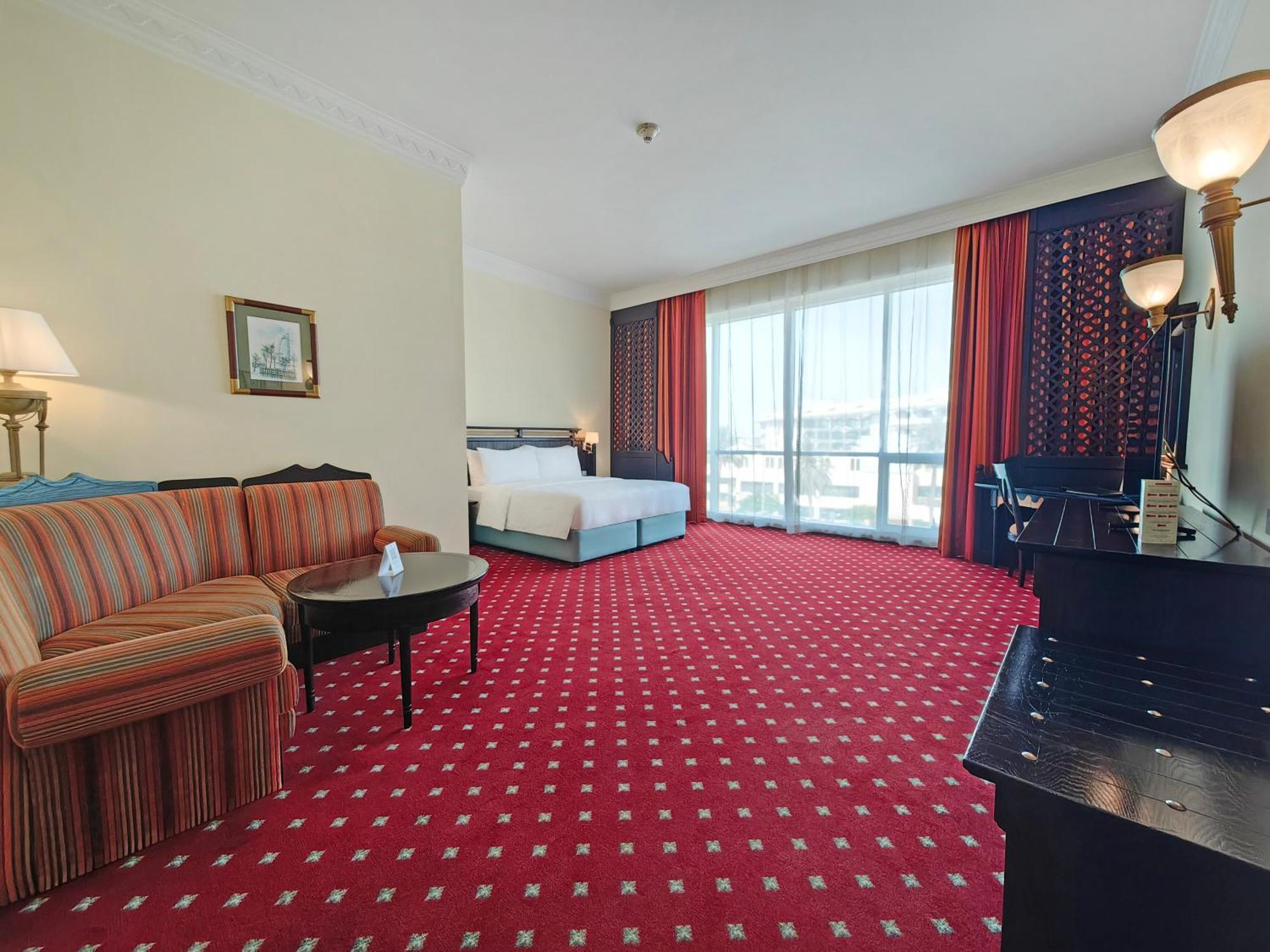 Millennium Airport Отель 4*